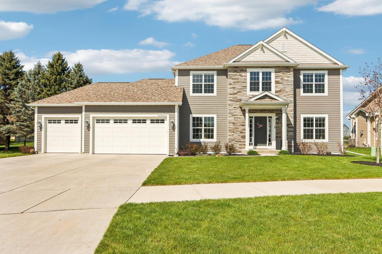 W239N5471 Fieldstone Pass, Sussex, WI 53089