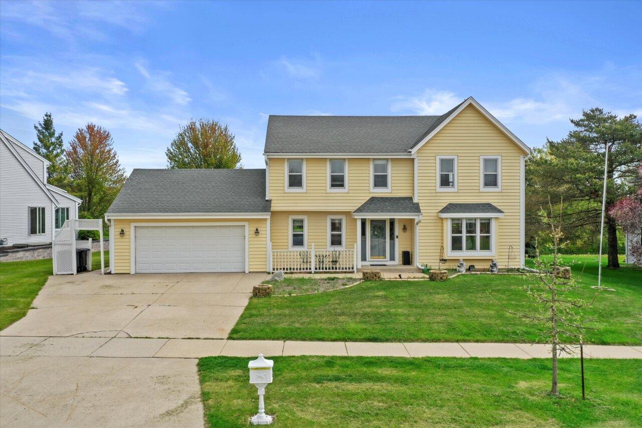 6860 S Tumblecreek Dr, Franklin, WI 53132