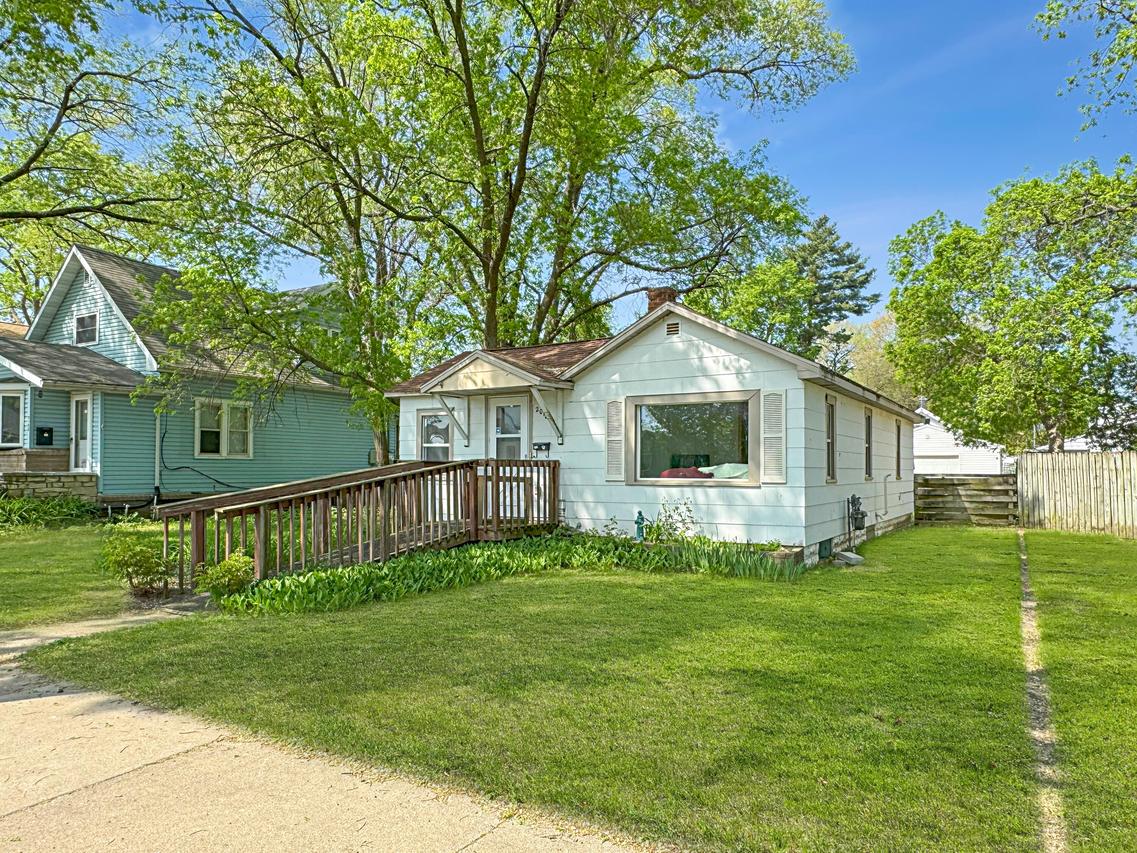 2018 S 21st St, La Crosse, WI 54601