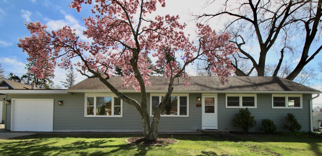 304 N 114th St, Wauwatosa, WI 53226