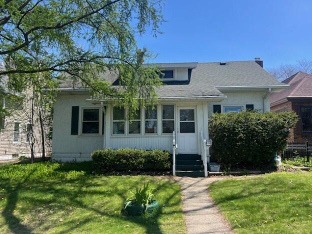 5952 N Santa Monica Blvd, Whitefish Bay, WI 53217