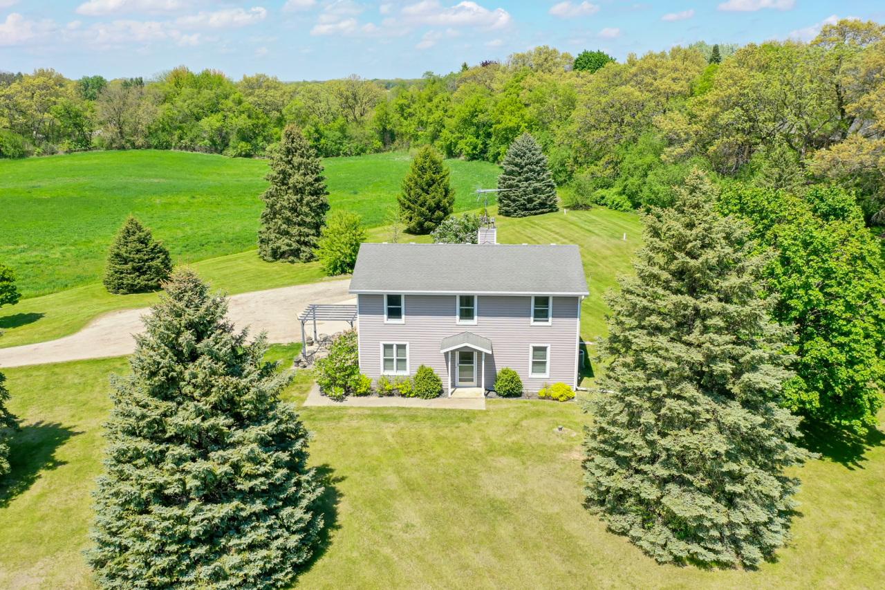 W8122 Creek Rd, Darien, WI 53115