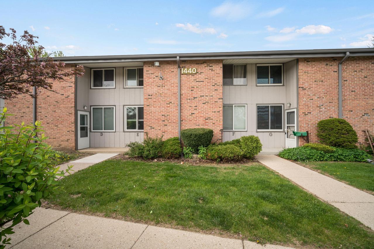 1440 Big Bend #G, Waukesha, WI 53189