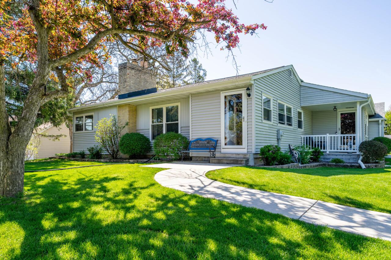 N75W15747 Colony Rd, Menomonee Falls, WI 53051