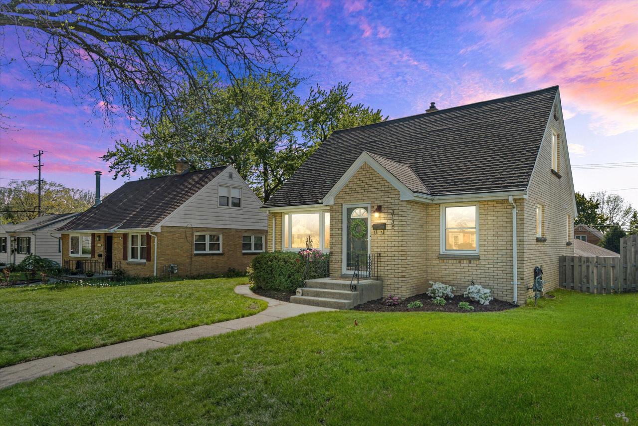 3135 N 93rd St, Milwaukee, WI 53222
