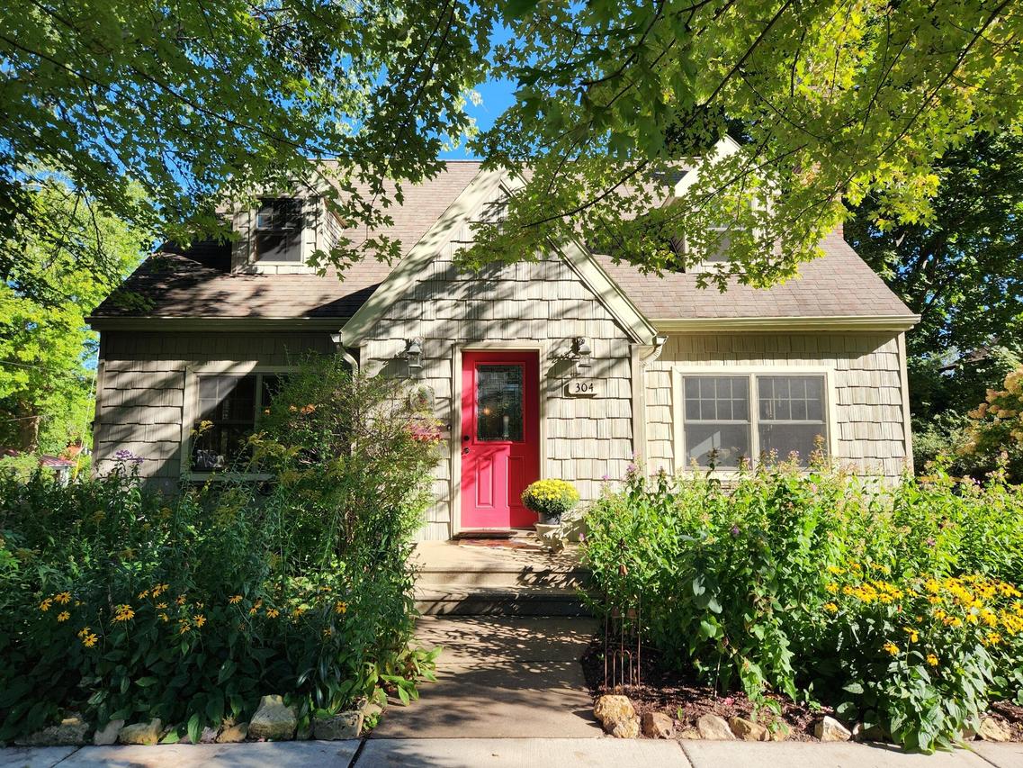 304 E Jefferson St, Viroqua, WI 54665