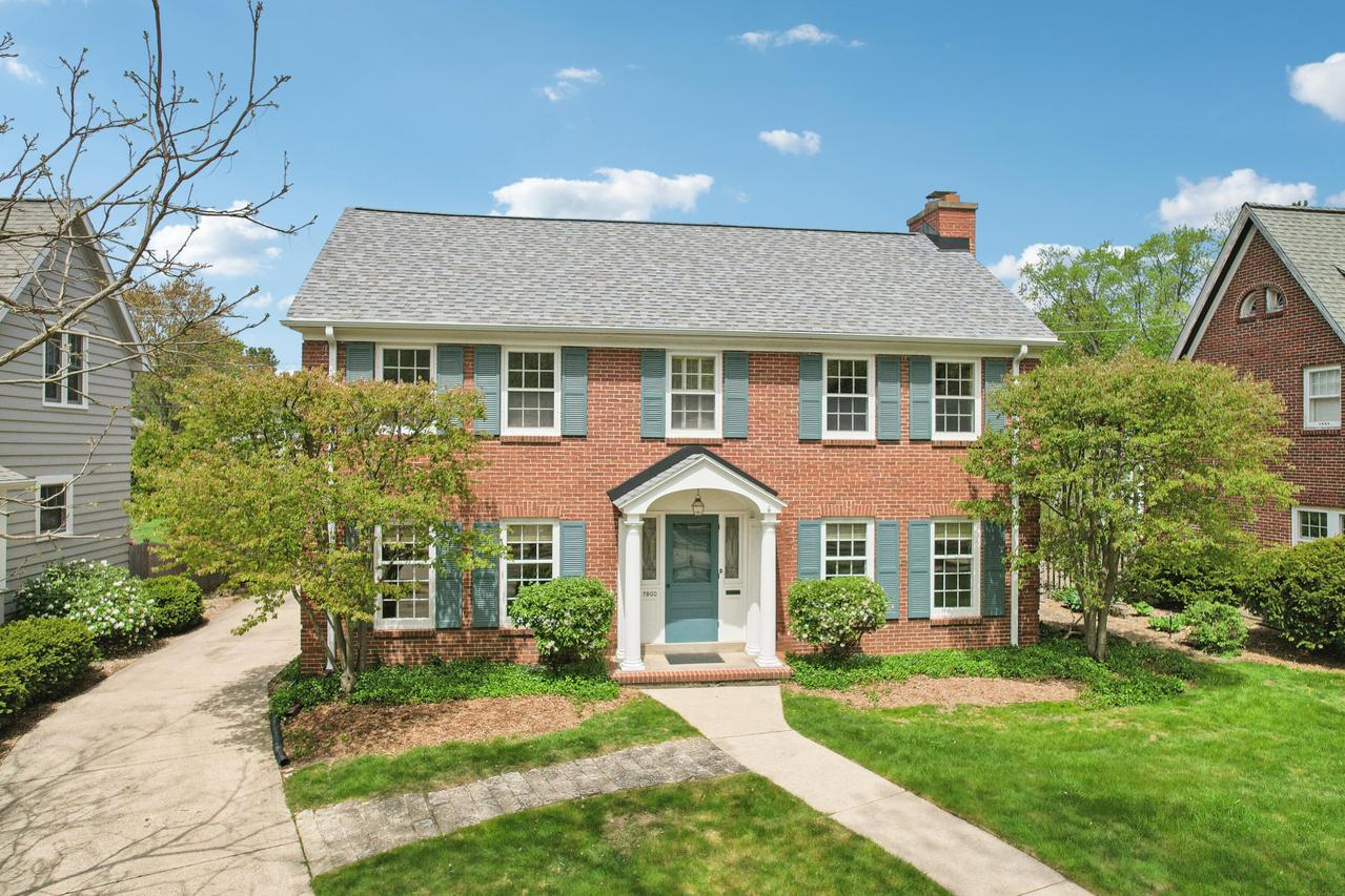 7800 Rogers Ave, Wauwatosa, WI 53213