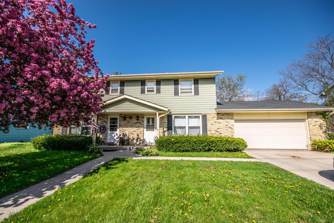 1239 1st Ave #1241, Grafton, WI 53024