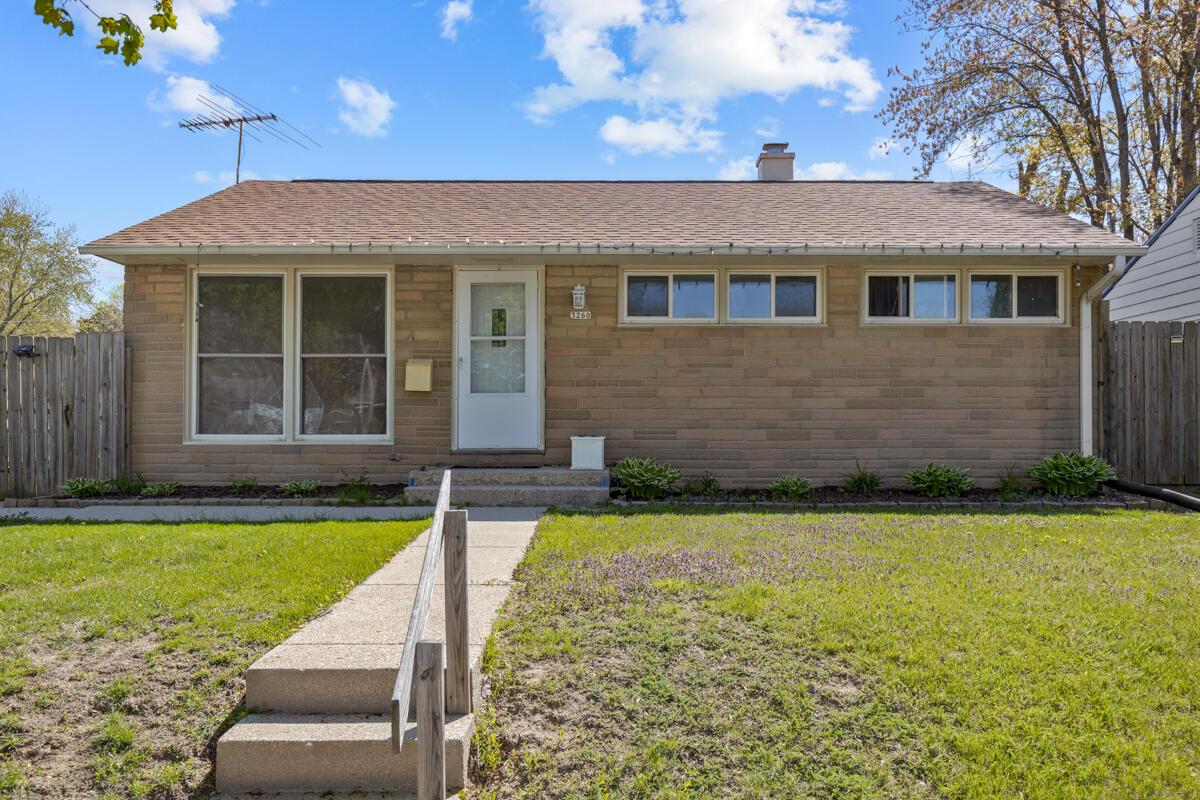 3260 S 68th St, Milwaukee, WI 53219