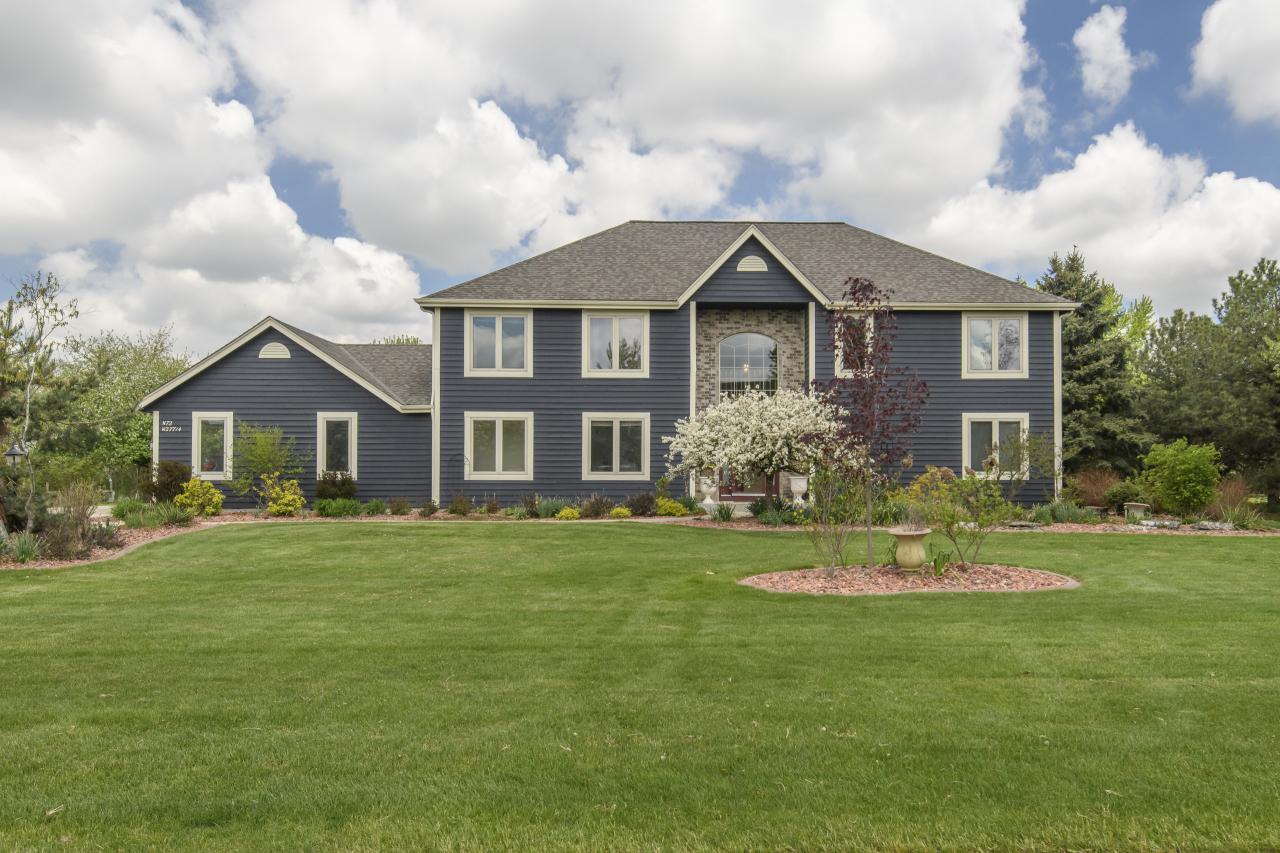 N72W27714 Glacier Pass, Merton, WI 53029
