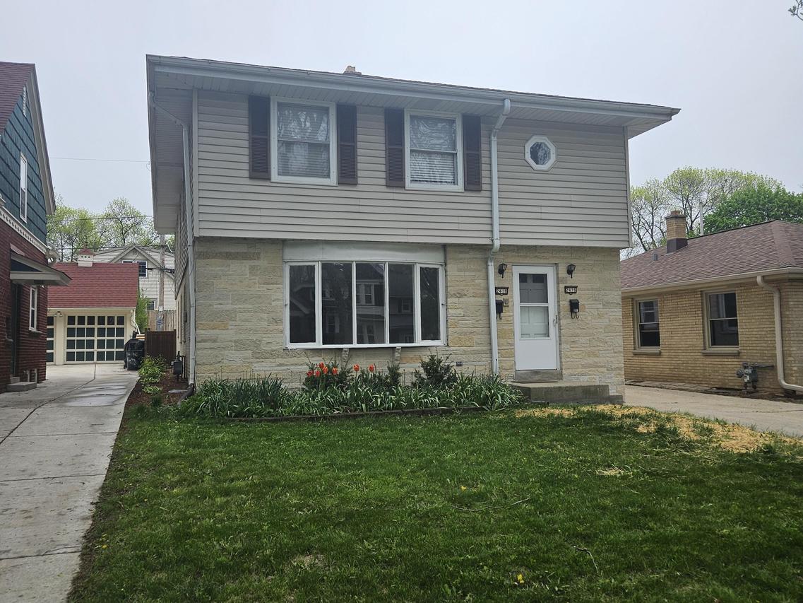 2416 N 69th St #2418, Wauwatosa, WI 53213