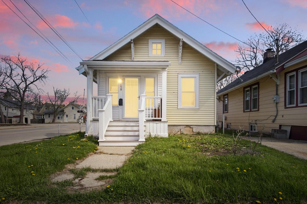 150 Cook St, Waukesha, WI 53186