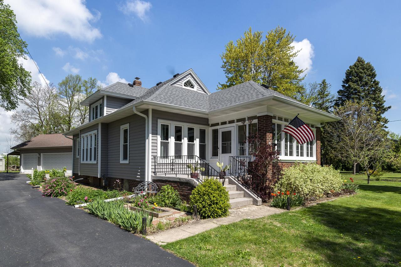 W227N2879 Duplainville Rd, Pewaukee, WI 53186