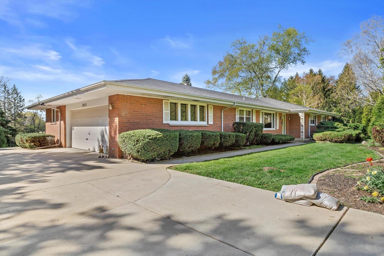 3515 Taylor Ave, Elmwood Park, WI 53405