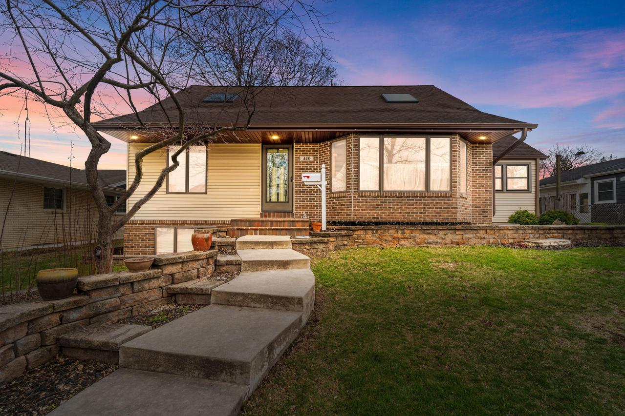 440 Edward St, Burlington, WI 53105