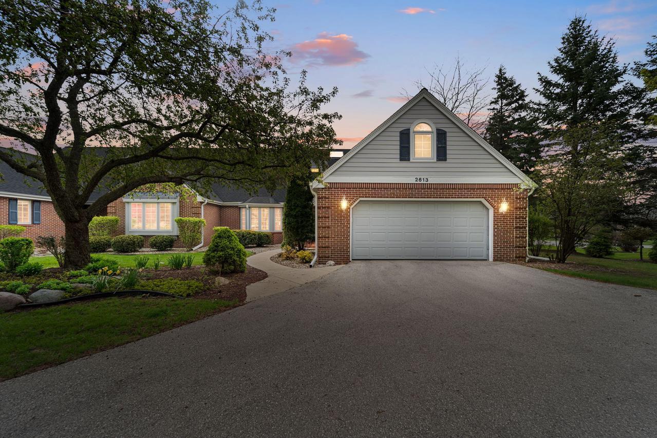 2613 W Lake Vista, Mequon, WI 53092