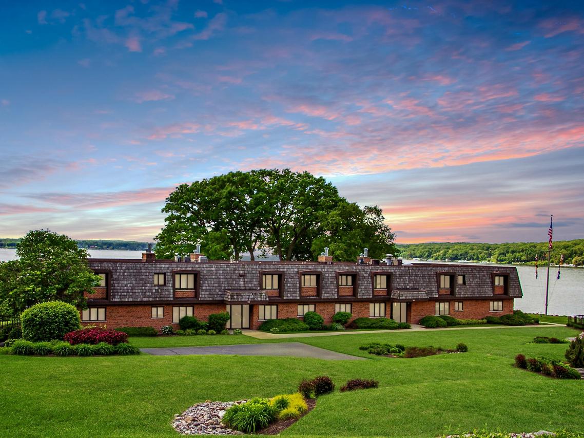 1070 S Lake Shore #1-C2, Lake Geneva, WI 53147