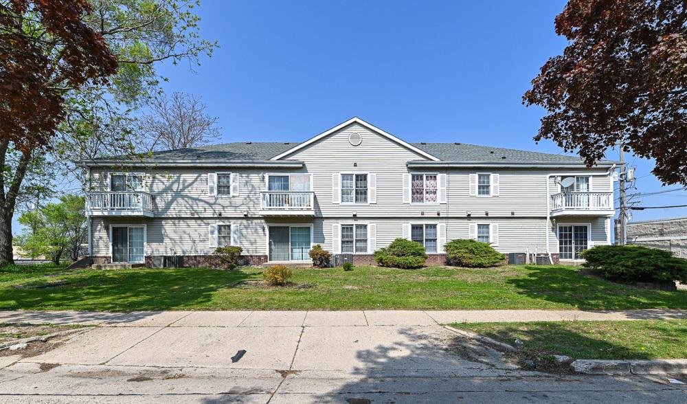 3521 S 26th St, Milwaukee, WI 53221