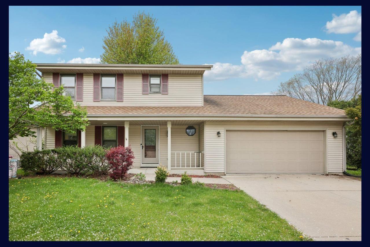 1212 N Glenwood Cir, West Bend, WI 53090