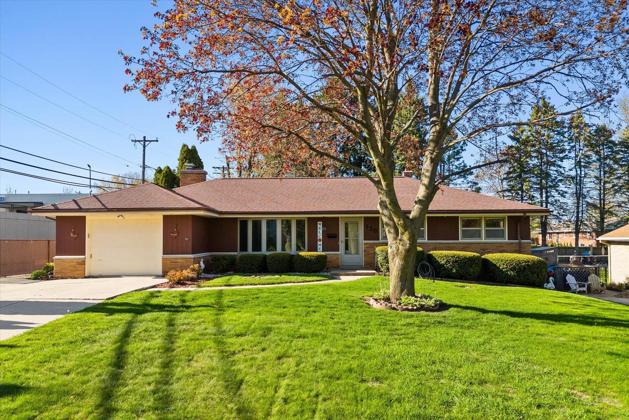 120 E Whitefish Rd, Port Washington, WI 53074