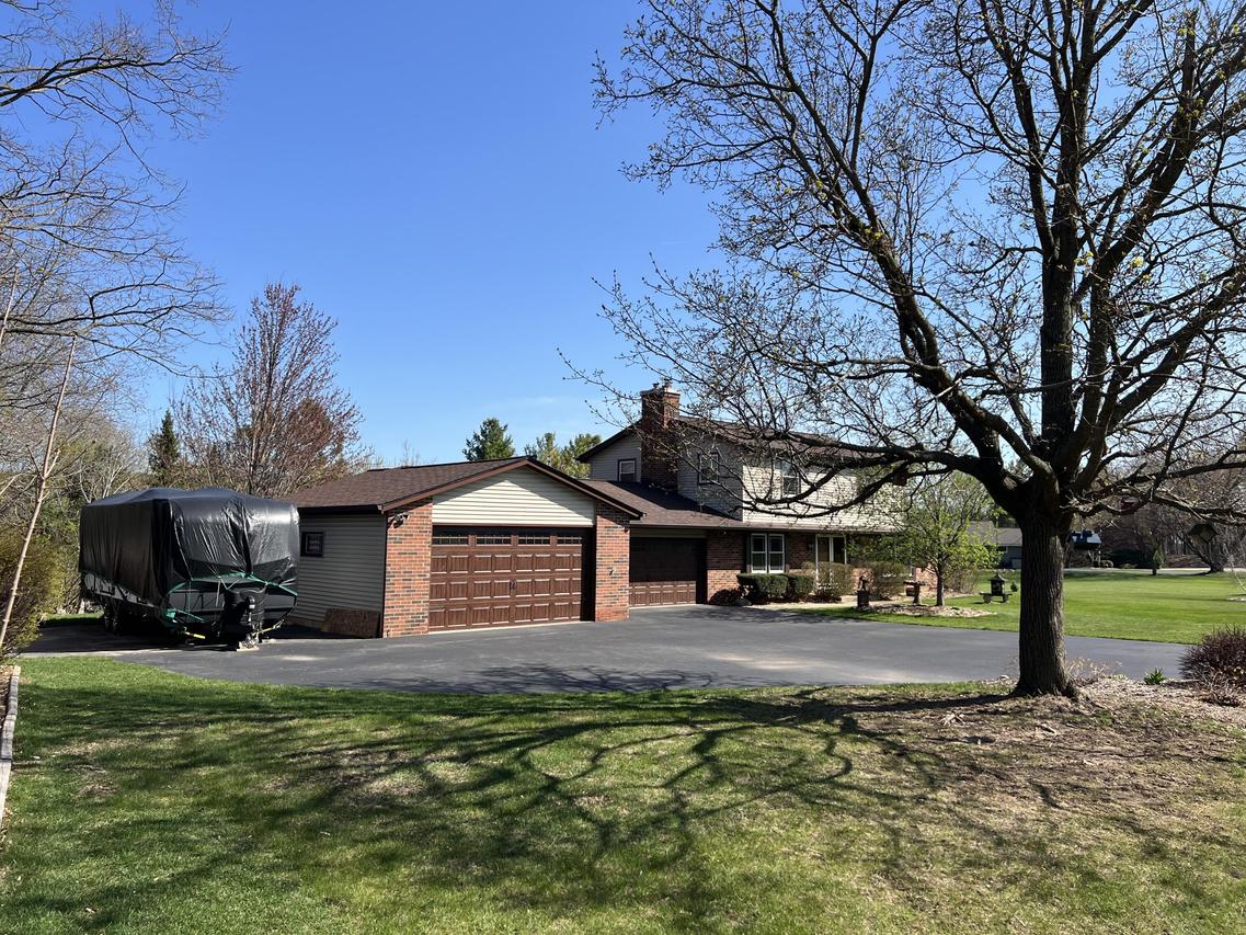 W248S6650 Diane Dr, Vernon, WI 53189