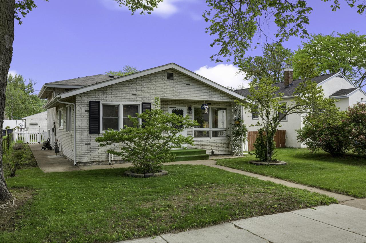 1919 S Losey Blvd, La Crosse, WI 54601
