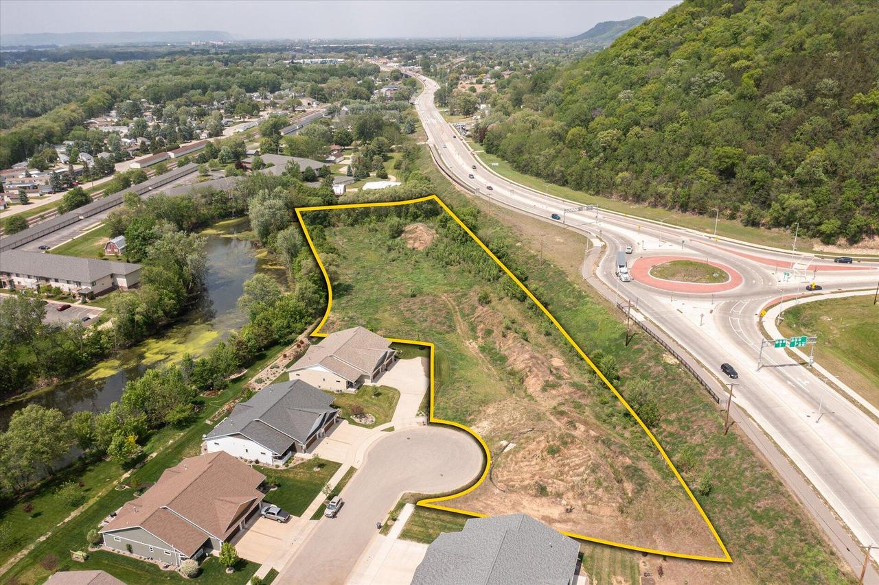 5917 River Run, La Crosse, WI 54601