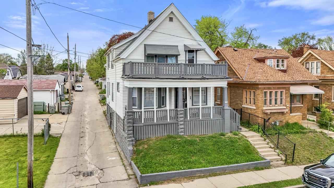 1314 W Keefe Ave, Milwaukee, WI 53206