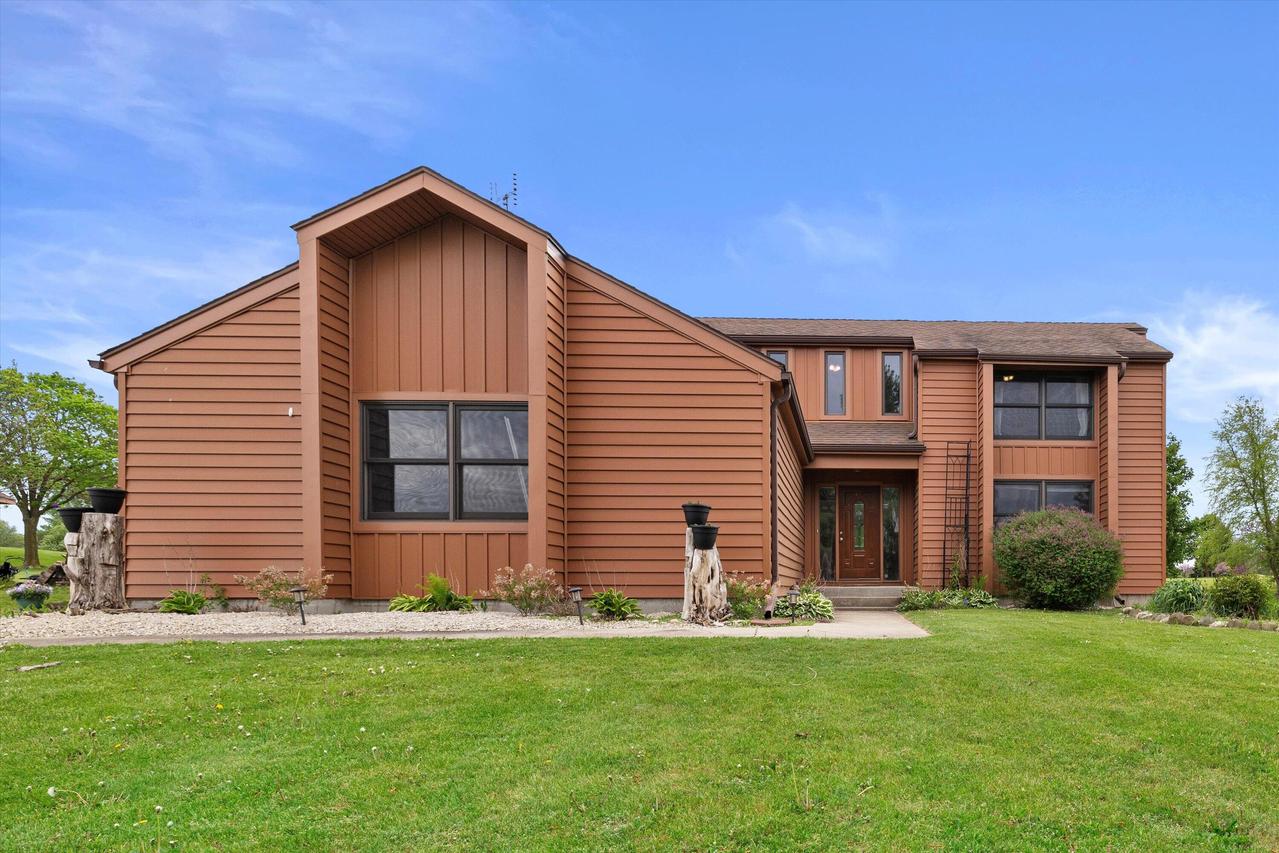 N6120 Evergreen Dr, Lafayette, WI 53121