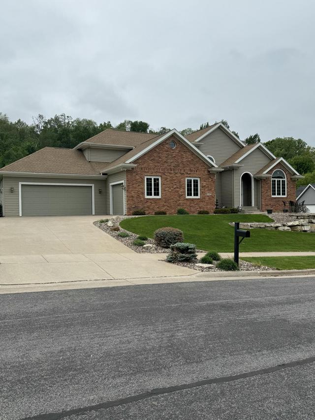 2260 Quarry Ln, Onalaska, WI 54650