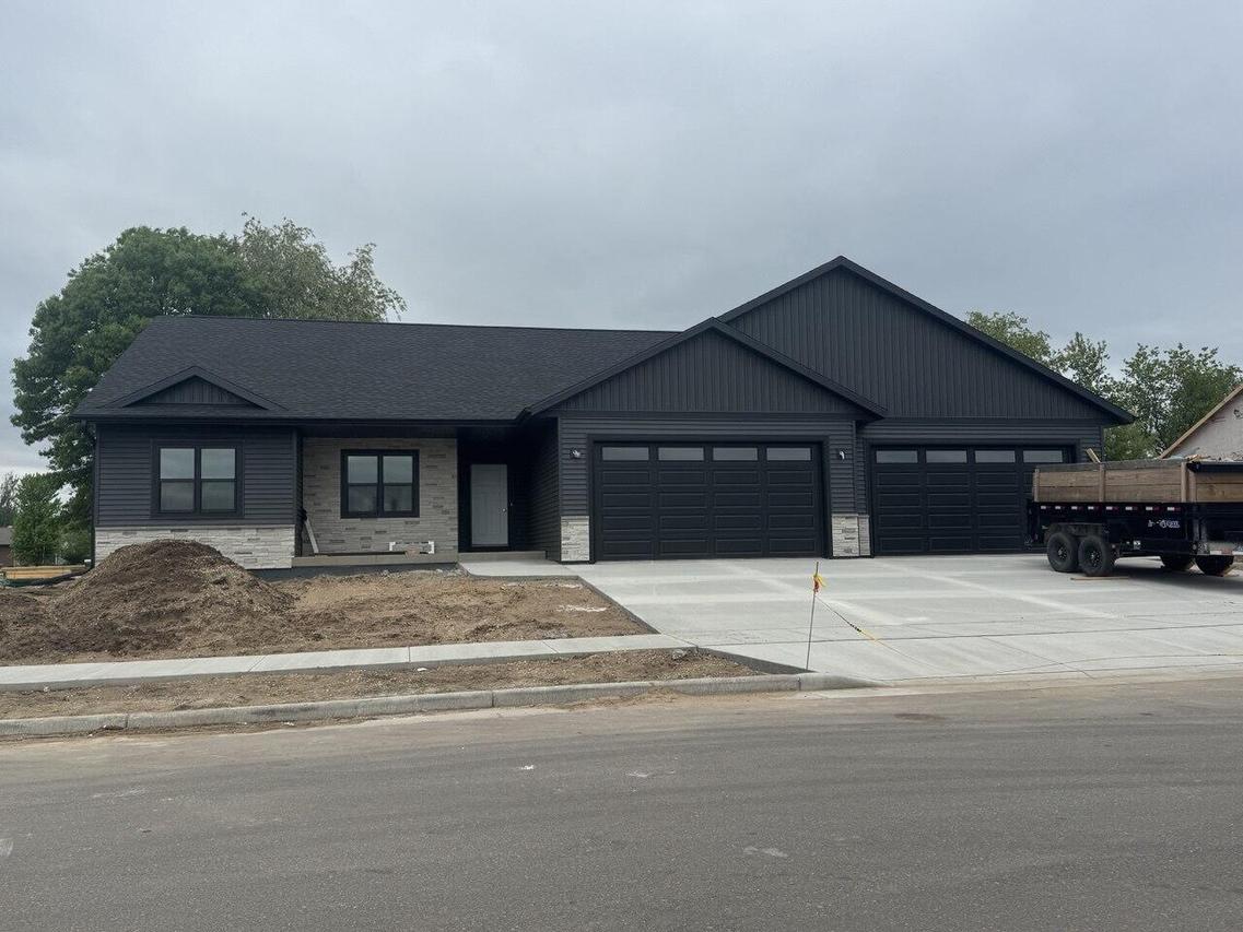 241 Southern Dr, Holmen, WI 54636