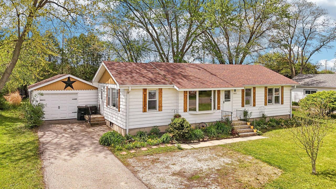24917 74th St, Paddock Lake, WI 53168