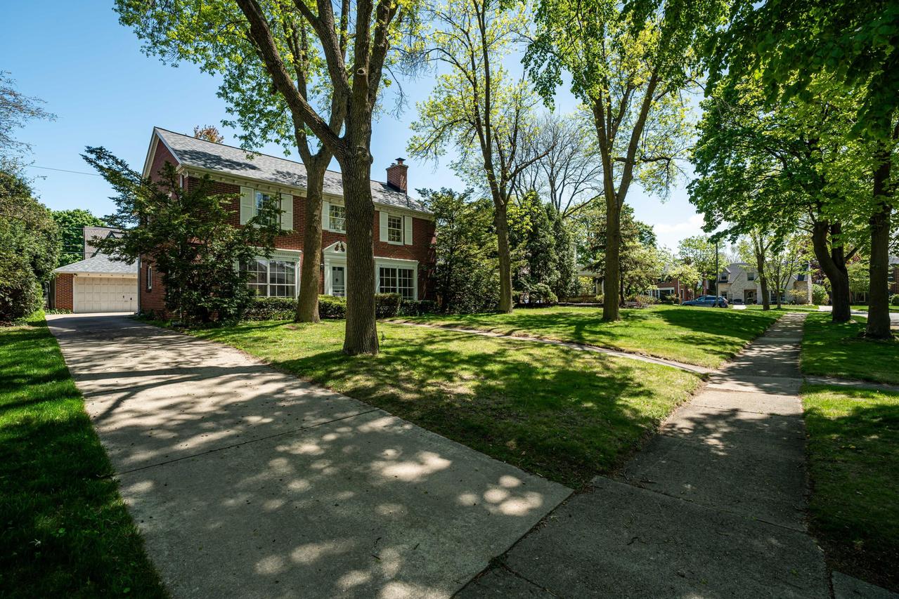 614 N 79th St, Wauwatosa, WI 53213