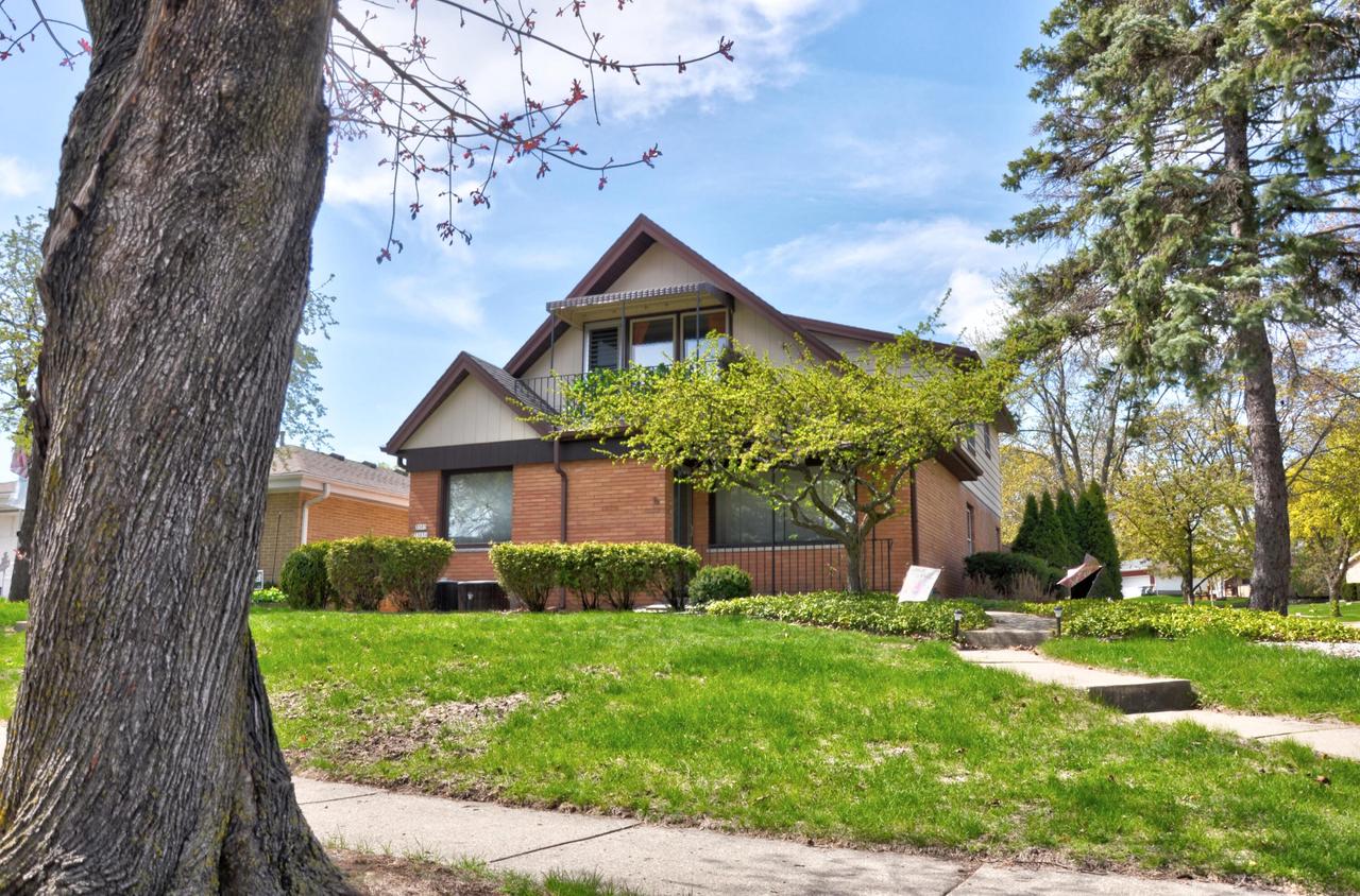 3303 S 87th Ct #3303A, Milwaukee, WI 53227
