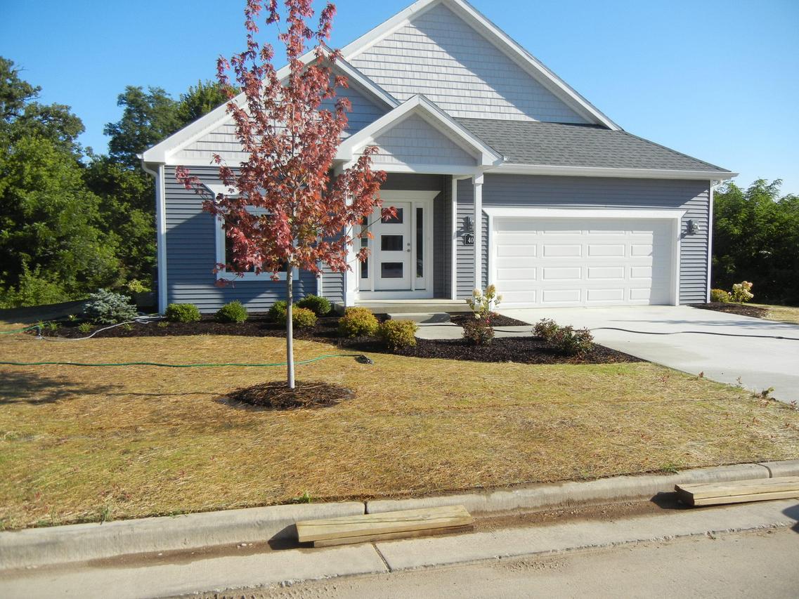 403 Evan Dr, Lake Geneva, WI 53147