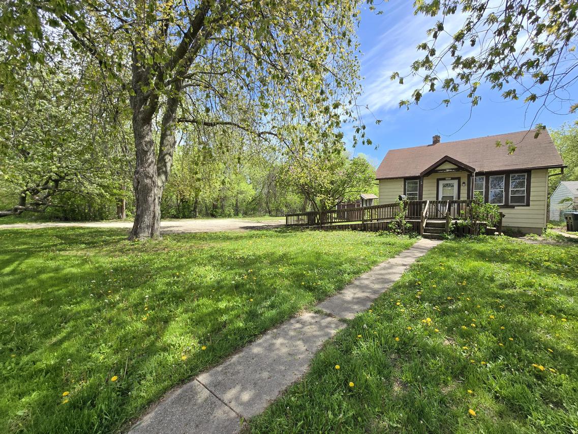 4406 S Nicholson Ave, Saint Francis, WI 53235