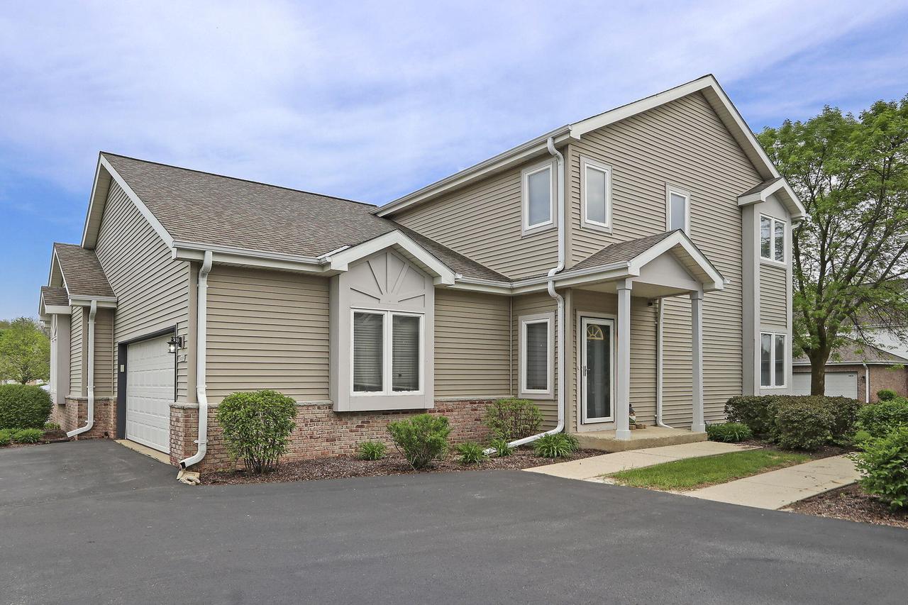 4669 S Forest Point, New Berlin, WI 53151