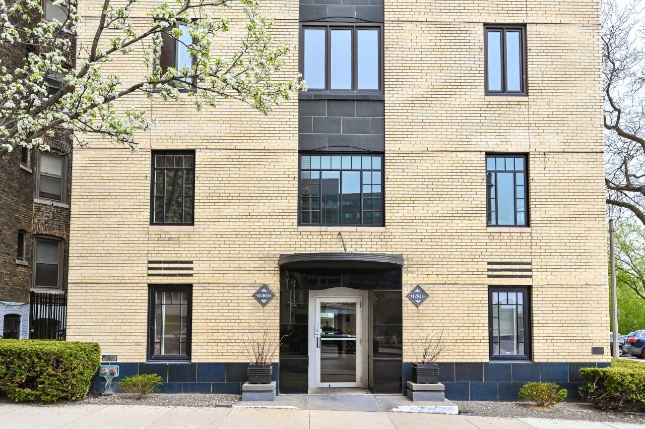 1830 E Kane Pl #3, Milwaukee, WI 53202
