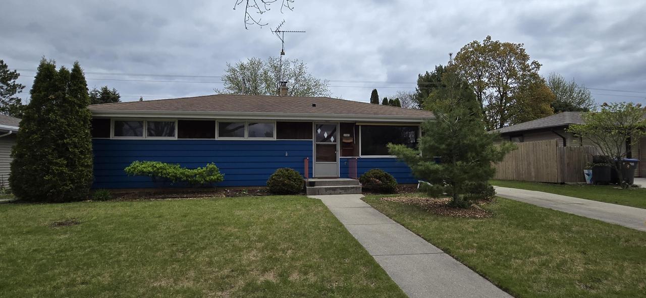 2905 S 18th St, Sheboygan, WI 53081