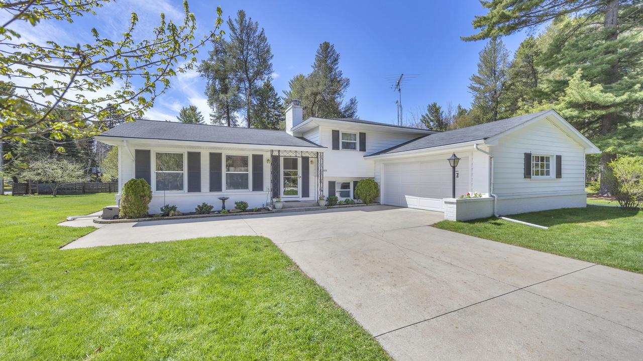 809 Panther Ave, Wilson, WI 53081