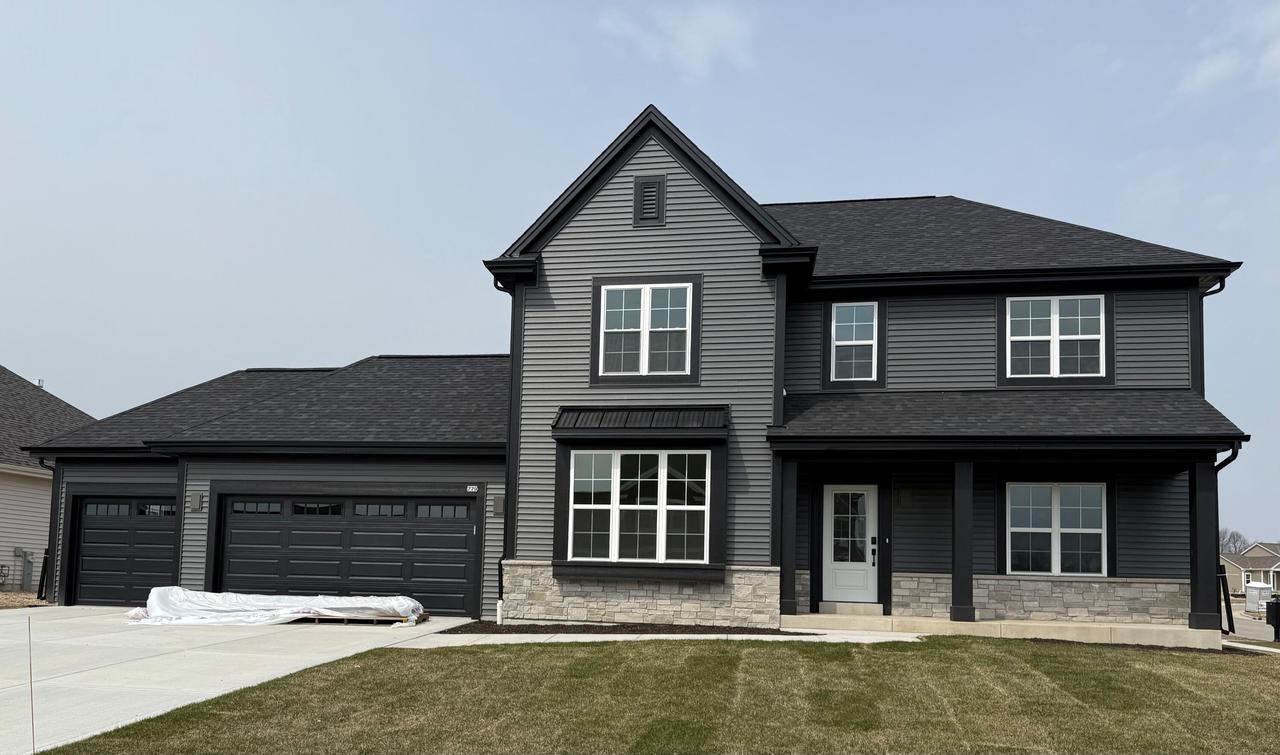 779 Kohlwey Dr #Lt28, Grafton, WI 53024