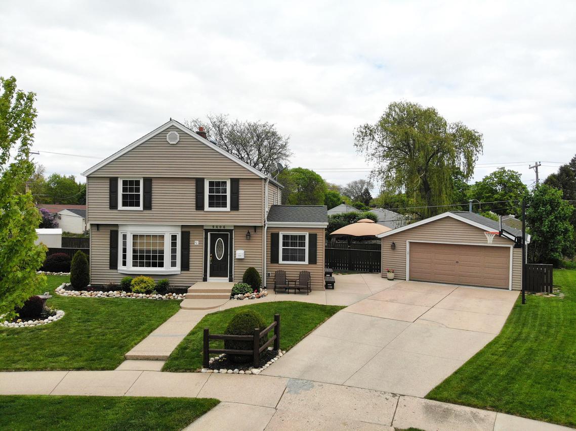 5404 W Verona Ct, Milwaukee, WI 53219