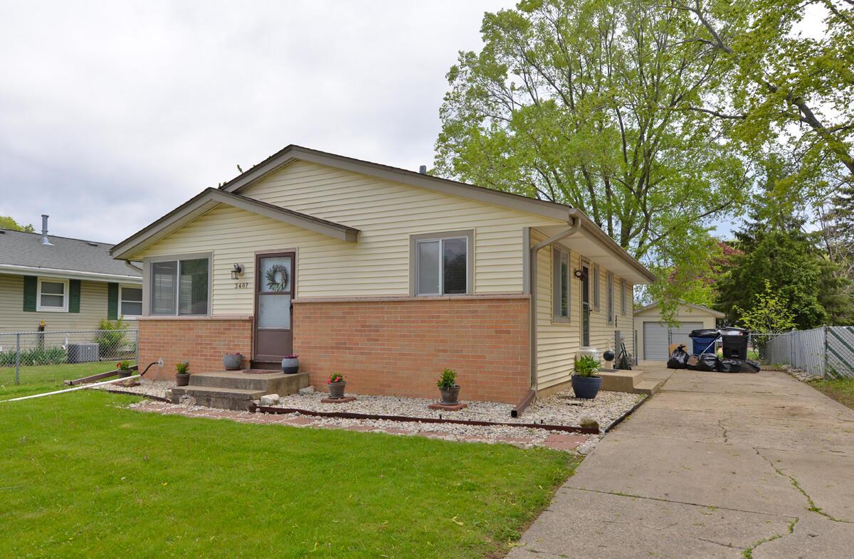 3407 Kentucky St, Racine, WI 53405
