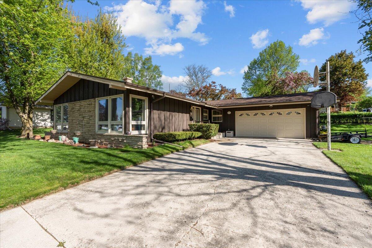2108 Hickory Ln, New Holstein, WI 53061