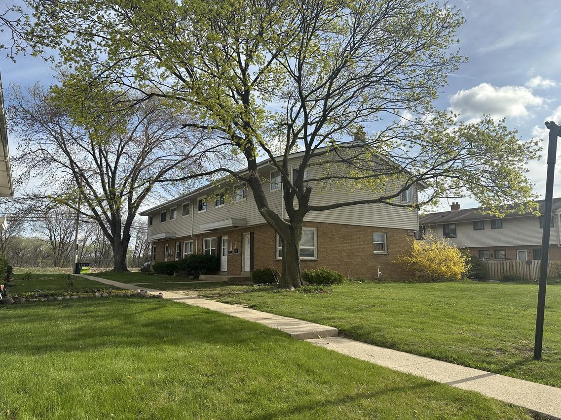 8556 W Villard Ave, Milwaukee, WI 53225