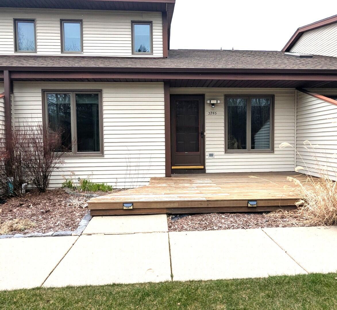 3745 Cheyenne Ct, Caledonia, WI 53404