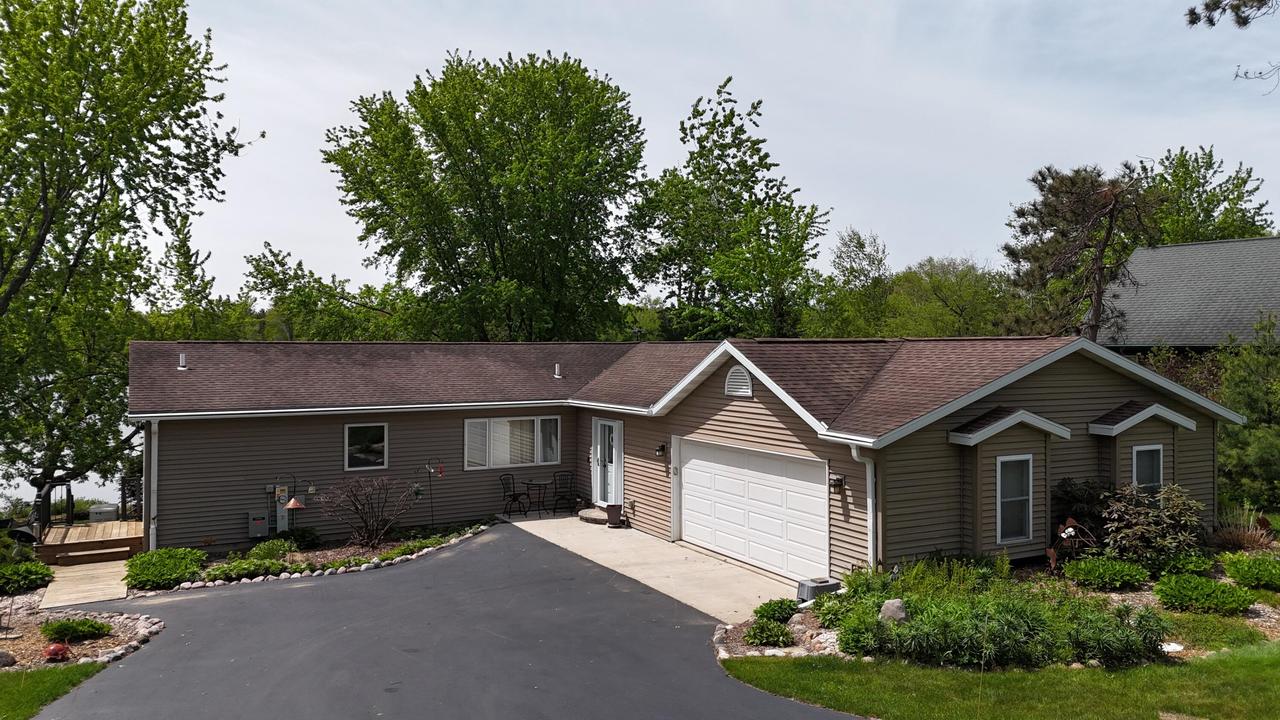 N1423 Silver Canoe Rd, Menominee, WI 54135