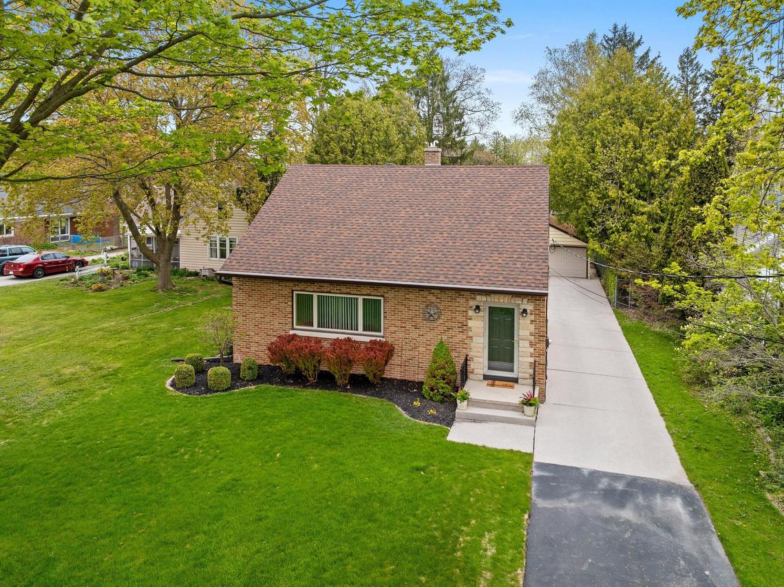 3706 Michigan Ave, Manitowoc, WI 54220