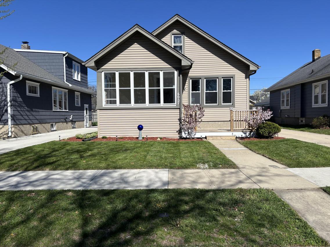 6037 34th Ave, Kenosha, WI 53142