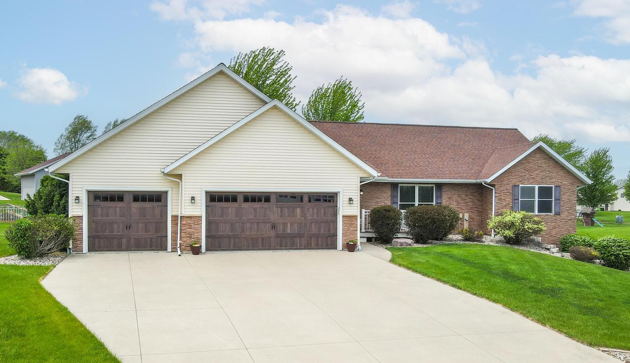 N5988 Alexander Ln, Fond Du Lac, WI 54937